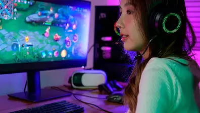Pantalla d’ordinador mostrant gràfics de criptomonedes